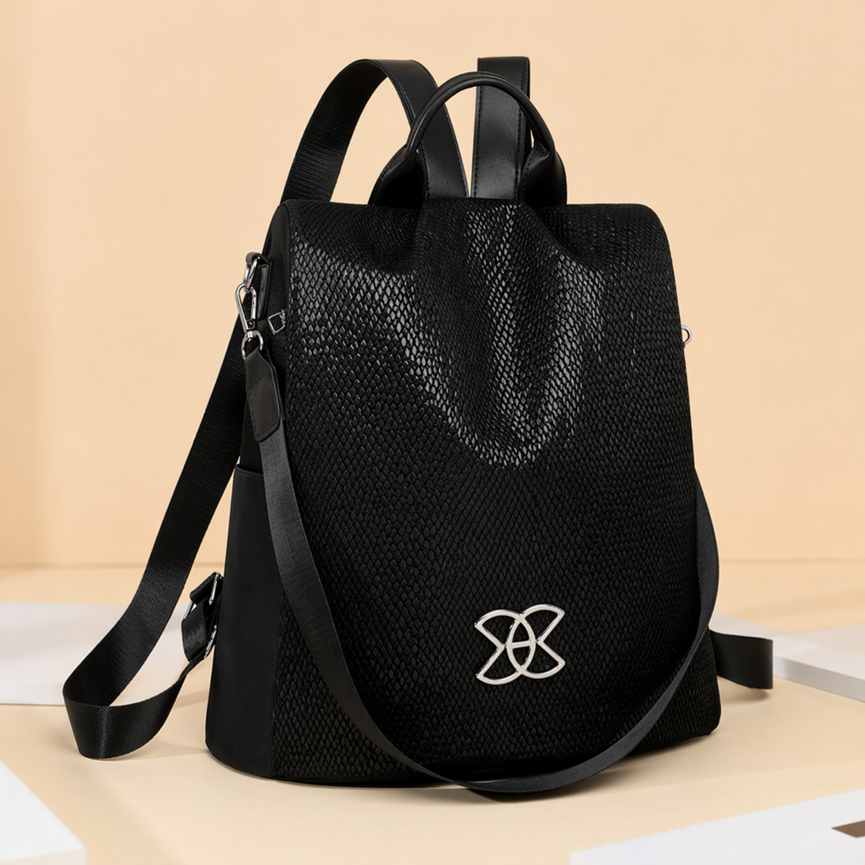 Sac à dos femme antivol en nylon - grande capacité - design moderne.